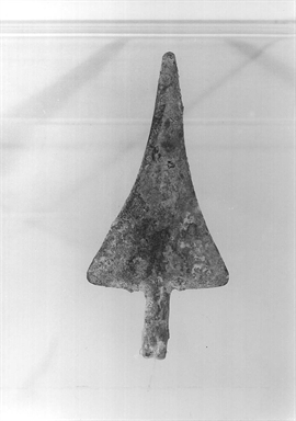 pendente triangolare a figura umana stilizzata